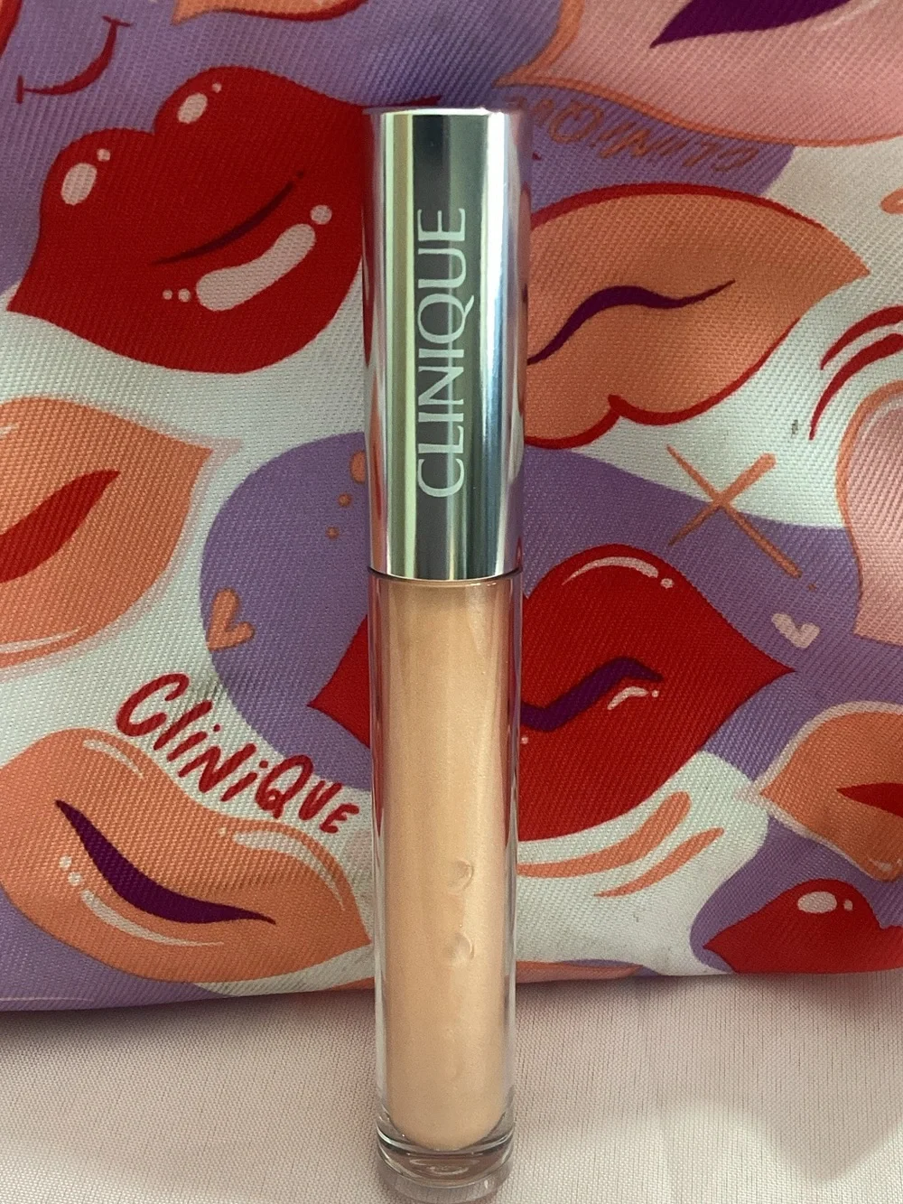 Clinique Peach Cream Lip Gloss – Lightweight Sheer Shine